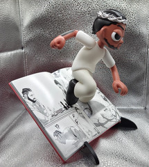 THE CANVAS DON – KENDRICK LAMAR – “THE CROWN” – RARE VINYL FIGURE – PLEASE READ!