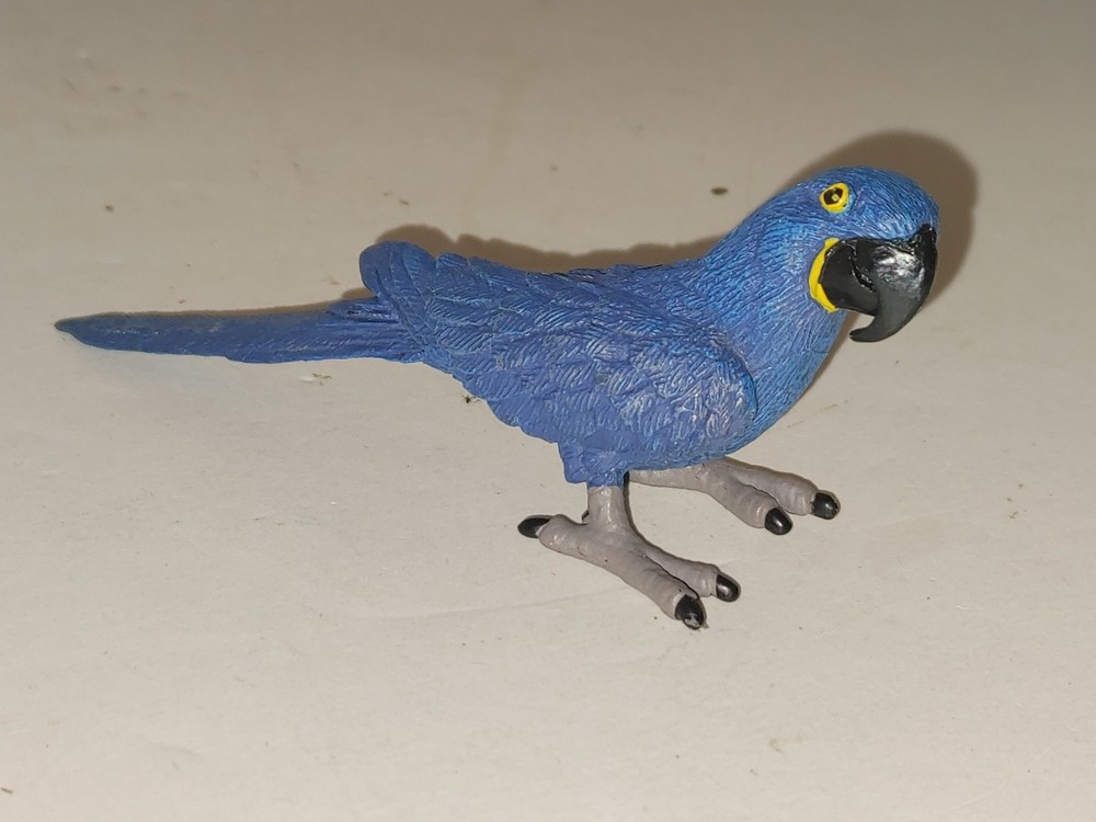 Safari Ltd Blue Hyacinth Parrot Bird Figure Vintage 2006 Animal Figurine 4 1/2″