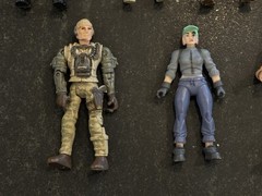 Action Figure Lot of 18 ( G.I.Joe, Batman, Pirates of the Carib, Space Quest +)