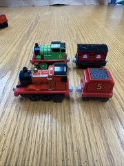 Thomas & Friends Magnetic Pull N Zoom Lot of Trains Engines Cars