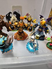Lot of 22 Activision skylanders Pre-owned