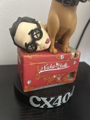 Dark Horse Fallout (TV Series): Stylized CX404 with Wilzig Head Vinyl Figure