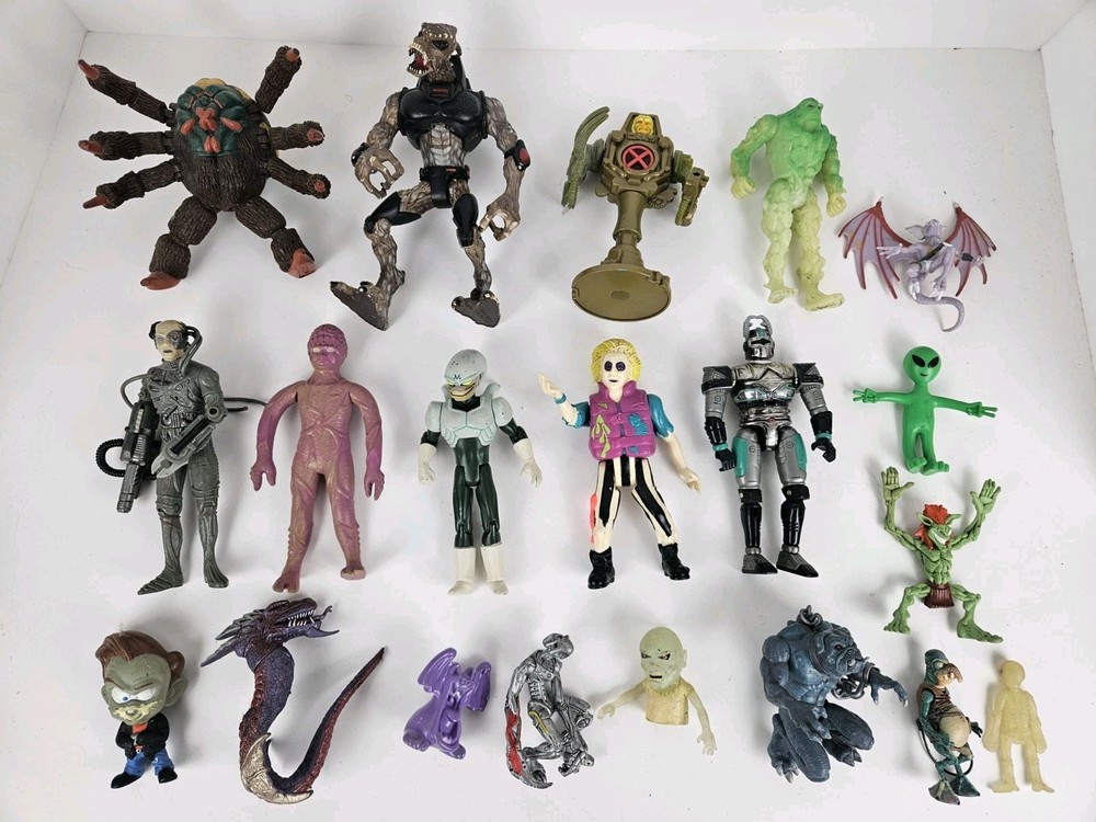 Vintage 1990’s Horror & Sci Fi Action Figure Toy Lot