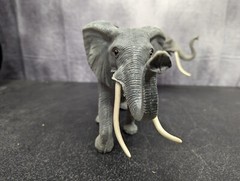 Vintage 1984 Imperial Elephant Lot of 2 12 x 7″ Vinyl Plastic *1 Tusk Broken*