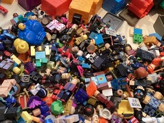 LOT OF 20+LBS OF ROBLOX FIGURES PARTS & PIECES-free shipping