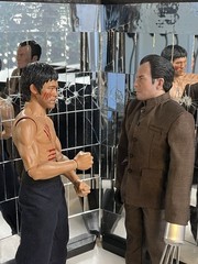 BRUCE LEE 1:6 ENTER THE DRAGON MIRROR ROOM FIGURE W 2+ OUTFITS,WEAPONS & HANDS