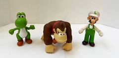 DONKEY KONG Luigi & Yoshi Figure Lot 2008 Nintendo Super Mario Bros video games