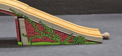 2005 Learning Curve Britt Allcroft Wooden Thomas Train Arched Stone Bridge