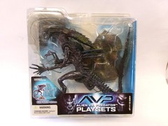 AVP ALIEN vs PREDATOR Playset ALIEN QUEEN with BASE