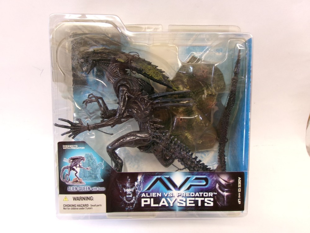 AVP ALIEN vs PREDATOR Playset ALIEN QUEEN with BASE