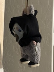3D Printed Ghostface Mask for Labubu – Glows in the dark!