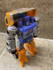Transformers War for Cybertron Kingdom Huffer Figure