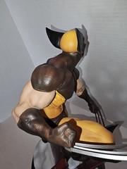 Sideshow Collectibles Premium Format Exclusive Wolverine Statue Brown Costume