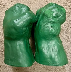 RARE 2003 Marvel Hulk Foam Smash Fist Hands Gloves Vintage Sound Works