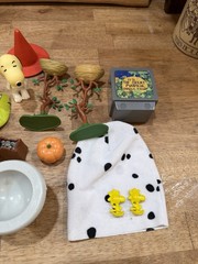 2002 Peanuts Memory Lane It’s The Great Pumpkin Charlie Brown Lot