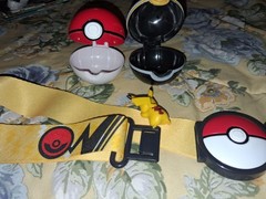 LOT OF (2) Pokemon Pikachu Clip N Go Pokeballs – Yellow/Black 2018 Nintendo