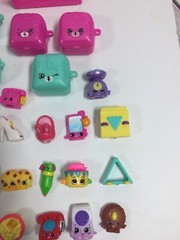 Shopkins Lot of 100 Pieces Moose Children Toy Figures Bags Baskets Crates