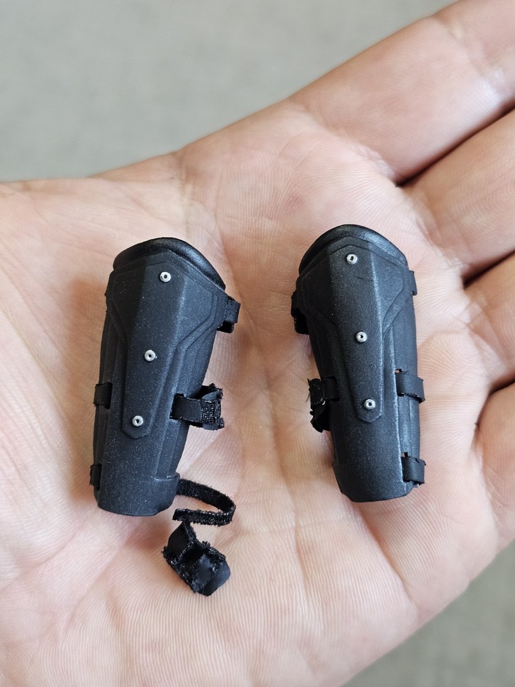 Hot Toys MMS192 G.I. JOE Retaliation SNAKE EYES Forearm Arm Gauntlets Bracers