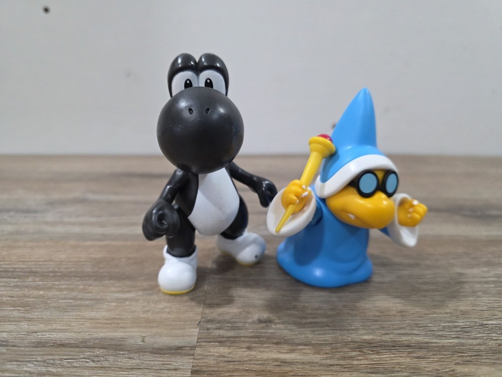 Jakks Pacific Nintendo Super Mario Kamek Magikoopa & Black Yoshi Figure Action