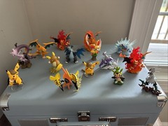 Pokemon 2019 Lot of 16 Figures Toys Collection Lot Pikachu Charizard Mega Constr
