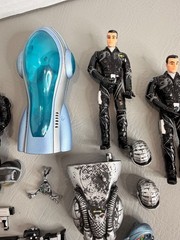 Lost In Space 5″ Action Figure Lot & Some Accessories Trendmasters Vintage 1997