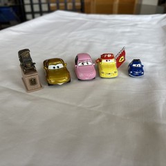 Disney Pixar Cars Lot Of 5 Die cast & Plastic Luigi Tia Chuki Stanley NICE!!