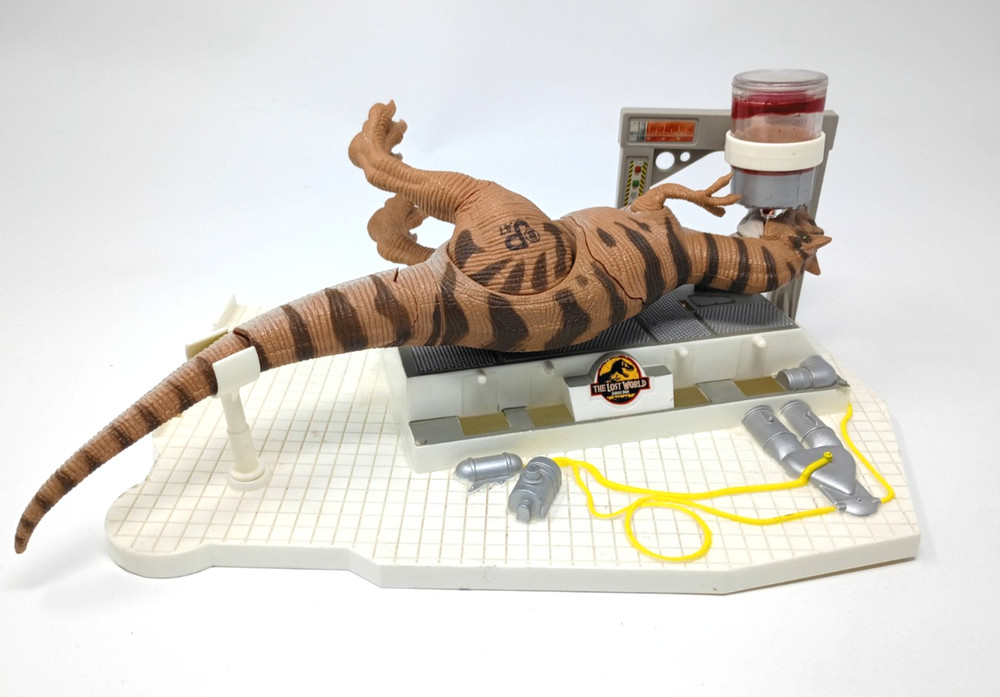 Jurassic Park The Lost World DINO DAMAGE MEDICAL CENTER with ALLOSAURUS **READ**