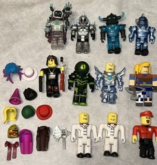 R0BL0X Toys Action Mini Figures And Lots Of Figurines & Accessories Parts
