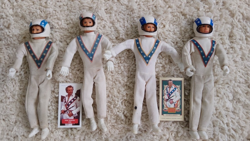 Original EVEL KNIEVEL FIGURES ORIGINAL HELMETS JUMPSUITS SCORE & PANINI CARDS