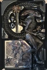 Hot Toys MMS784 Scorched Xenomorph Alien Romulus