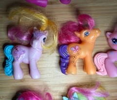 Vintage Hasbro My Little Pony & Trolls Toy 19x Figure LOT + Gi-Go Ponies mlp