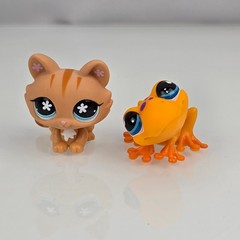 Littlest Pet Shop (LPS) Pack of 10 Pets Carry Case 90382 Bobble Head Toy 874 875