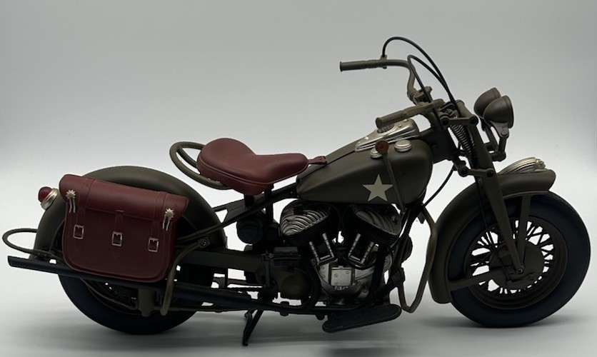 NEW RAY 1998 INDIAN CHIEF WWII US ARMY MILITARY 1/6 SCALE MOTORCYCLE