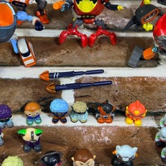 Ready2Robot Action Figure Lot Build Swap Battle Mix Match Mech Pilots MGA Toy