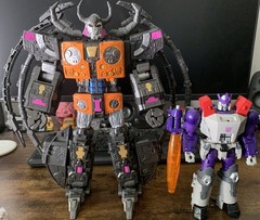 Transformers Model Series 2966-18B Armada Unicron – KO Unicron light up eyes!