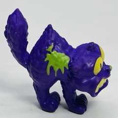 Zuru Smashers GROSS ALLEY CAT Series 2 Purple Mini Figure Kitty Kitten Animal