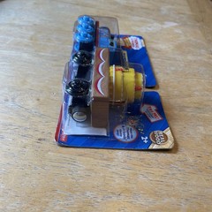 Thomas Wooden Train by Fisher Price Birthday Thomas & Cake Cargo Car Y4501
