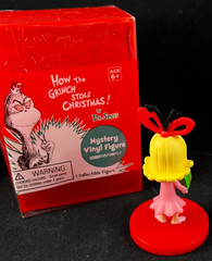 Dr. Seuss – How the Grinch Stole Christmas – Mystery Vinyl Figure -Cindy-Lou Who