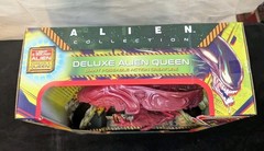 Deluxe Alien Queen Giant Poseable Action Creature Light & Sound