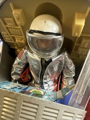 Vintage 1966. Hasbro G.I Joe Official space Capsule Authentic Space Suit USA