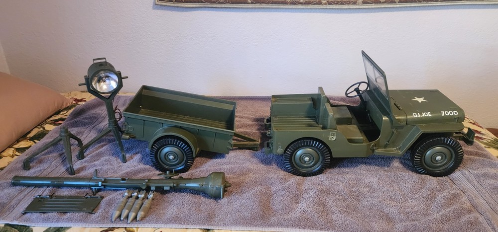 Vintage 1965 Hasbro GI JOE Jeep Combat Set #7000 Cannon, Search Light & Trailer