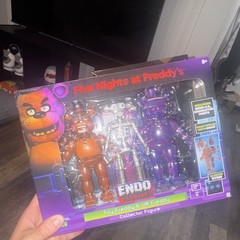 Five Nights at Freddy’s Endo Series Toy Bonnie & System Error Toy Bonnie