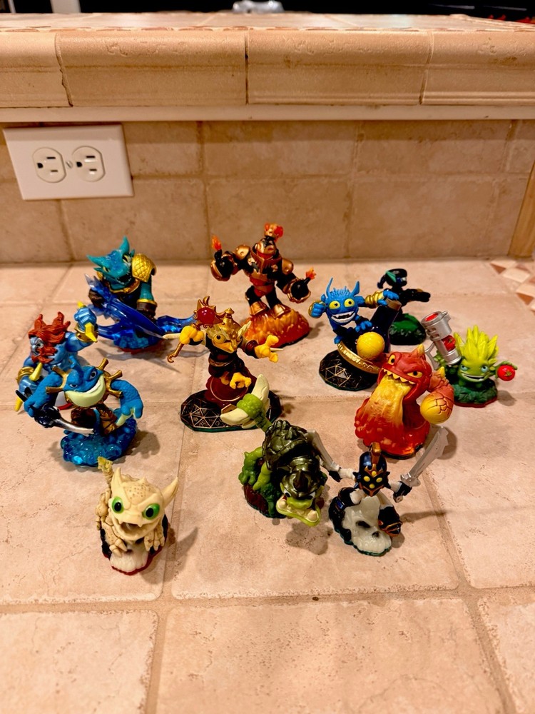 Skylanders Minifigures, Assorted.
