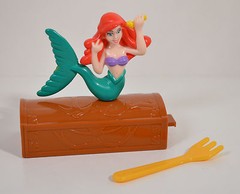 RARE 1998 Ariel & Fork 4″ McDonald’s EUROPE Action Figure Disney Little Mermaid
