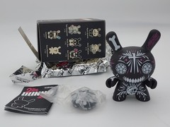 Kidrobot 2010 Dunny 2Tone Untitled By Maxx242 (Black Version) 3″ Figure 1/16