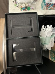 Shoeuzi – No Future – Original Packaging with Box, Stand and Gloves