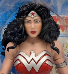 MCFARLANE COLLECTOR’S EDITION WONDER WOMAN DC MULTIVERSE CLASSIC 61 PLATINUM