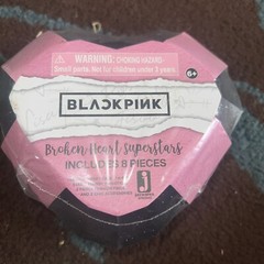 BlackPink Broken Heart Superstars Mystery Pack Pink Case w/ White Wrap 8 Pieces