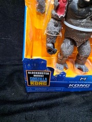GODZILLA VS KONG – King Kong With Battle Axe & Battle Damage – Damaged Box
