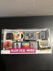 MGA Miniverse Real Music Record Player & Record Shop Fender Bundle NEW 2-Pack